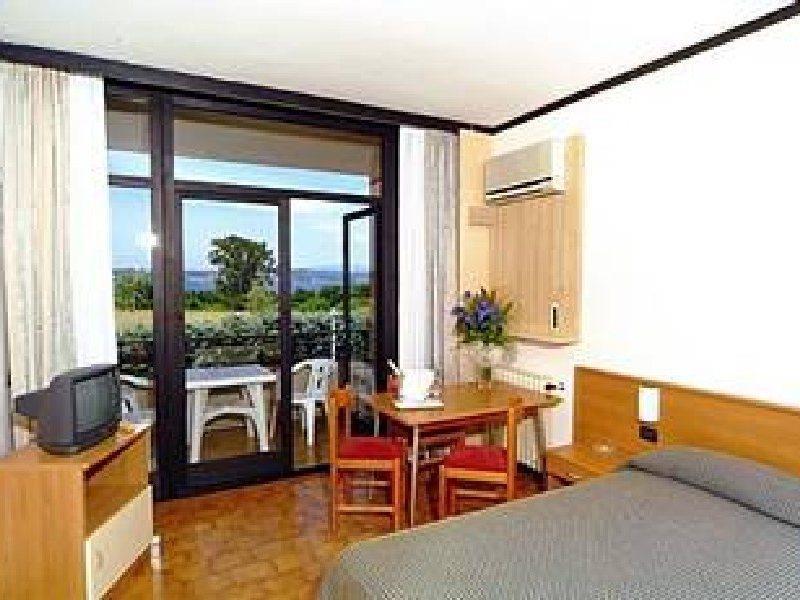 Hotel Residence Holiday Sirmione Zimmer foto
